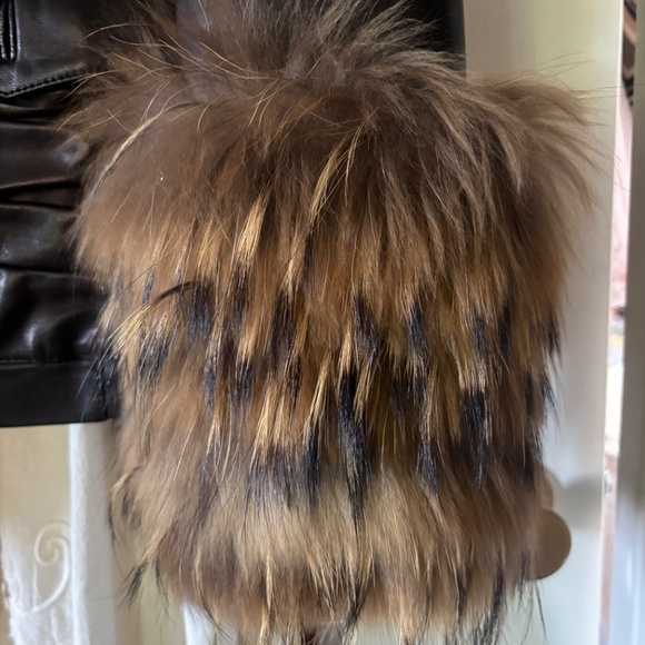 Manteau de cuir et fourrure - Picture 3 of 4